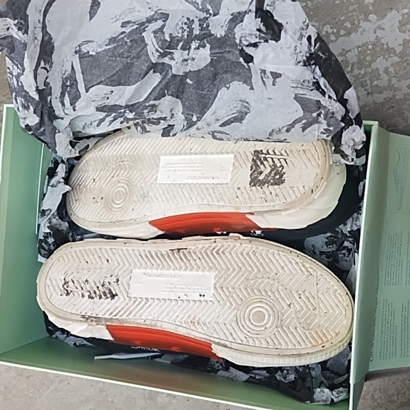 Shoes - Picture 4 of 4